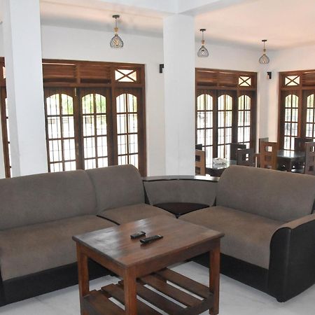 Silverline Guest House Anuradhapura Zewnętrze zdjęcie